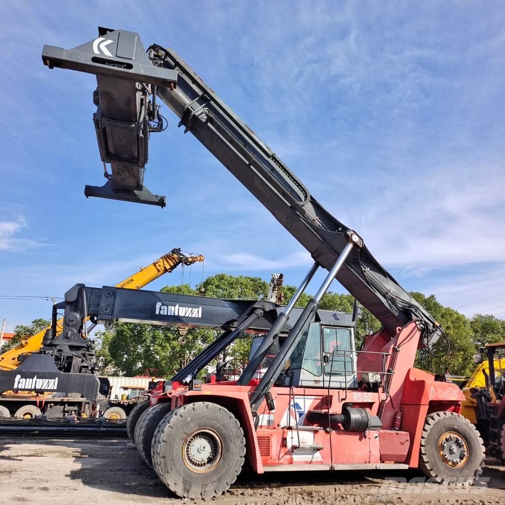 Kalmar DRF 450 Reach-Stacker