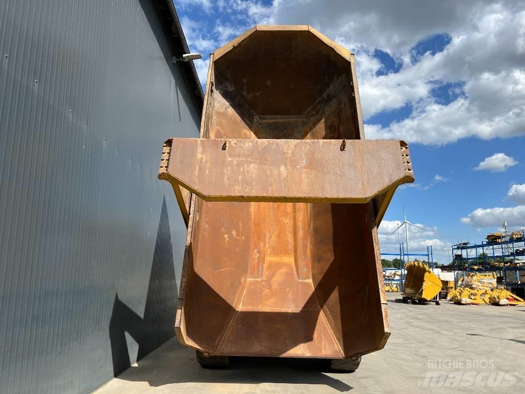 CAT 730 Dumper - Knickgelenk