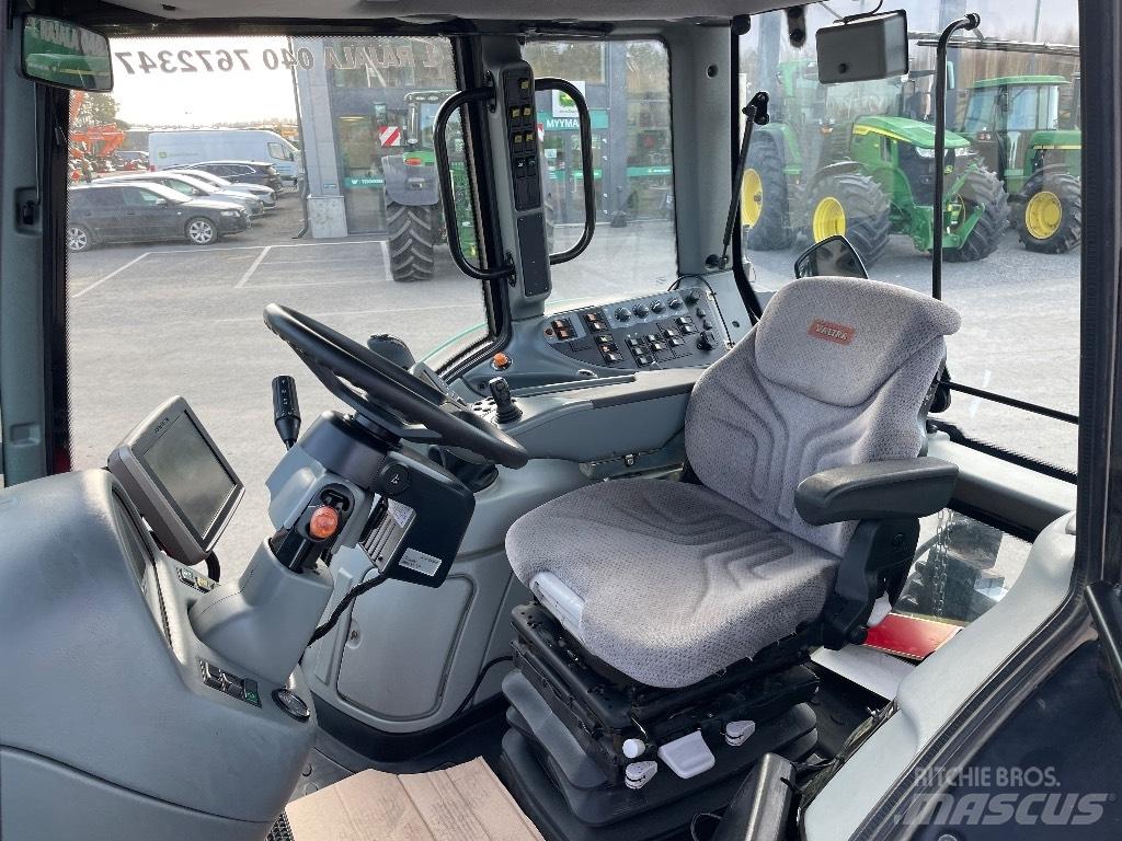 Valtra T 151 Traktoren