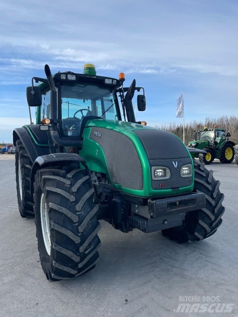 Valtra T151 Traktoren
