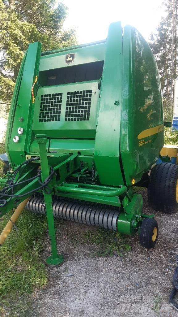 John Deere 854 Rundballenpressen