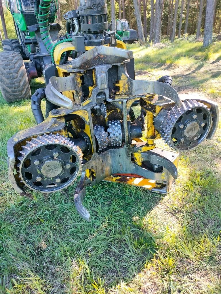John Deere 1270 G Harvester