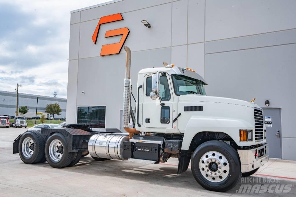 Mack Pinnacle 64T Sattelzugmaschinen