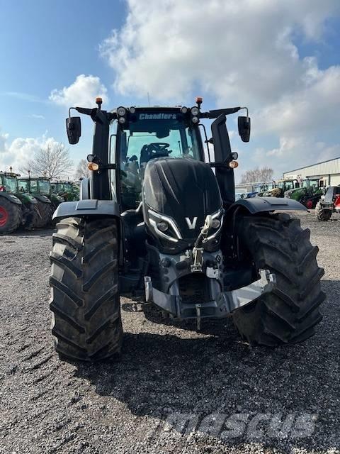 Valtra T 235 D Traktoren