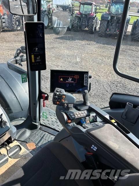 Valtra T 235 D Traktoren