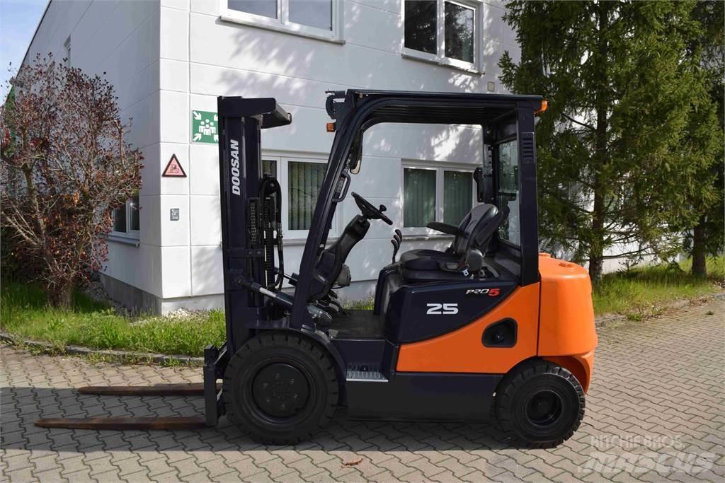 Doosan D 25 S-5 Dieselstapler