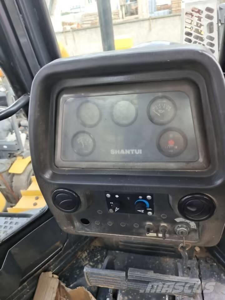Shantui SD 16 Bulldozer