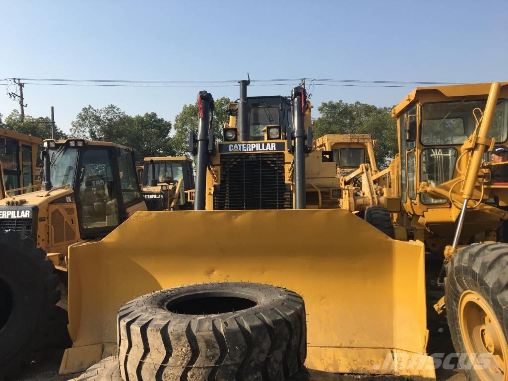 CAT D7H Bulldozer