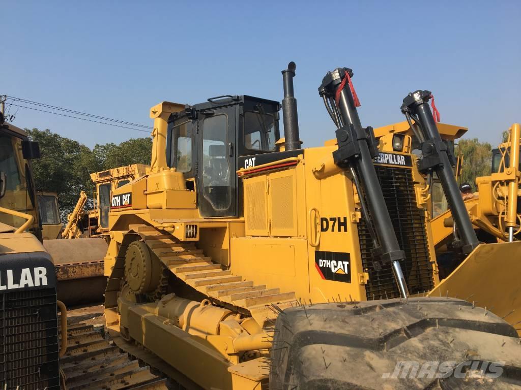 CAT D7H Bulldozer