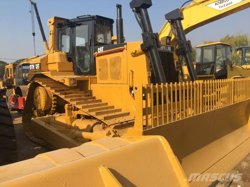 CAT D7H Bulldozer