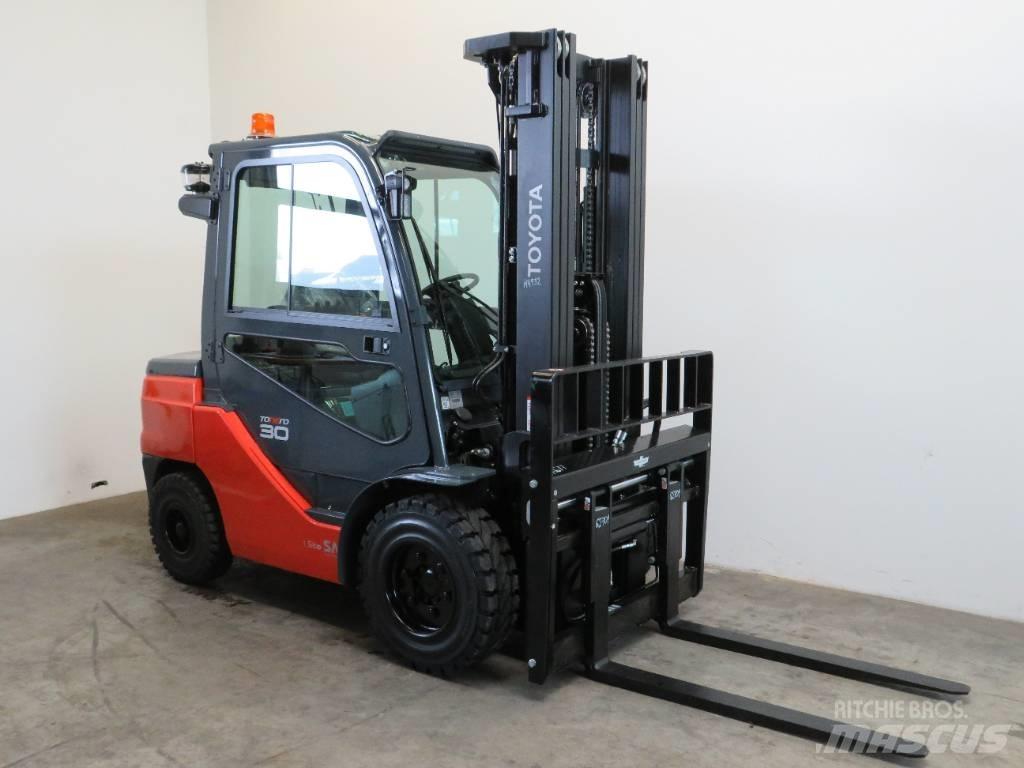 Toyota 52-8 FDF 30 Dieselstapler