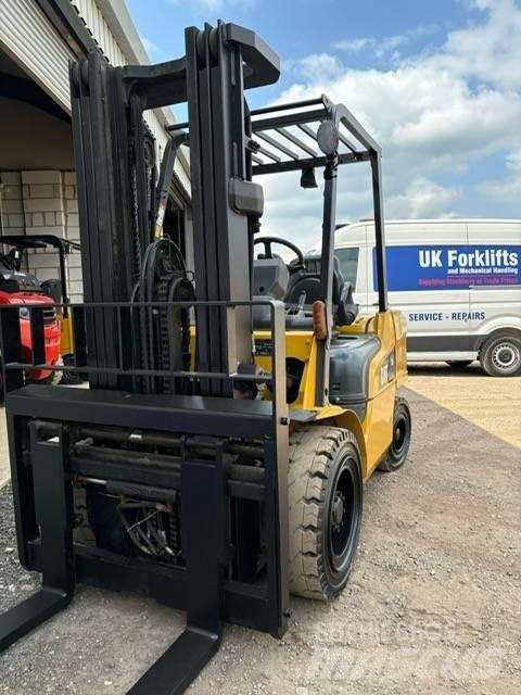 CAT DP 35 N Dieselstapler