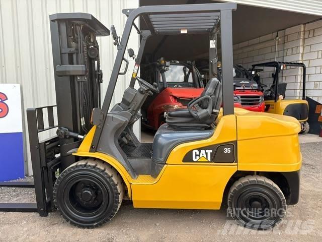 CAT DP 35 N Dieselstapler