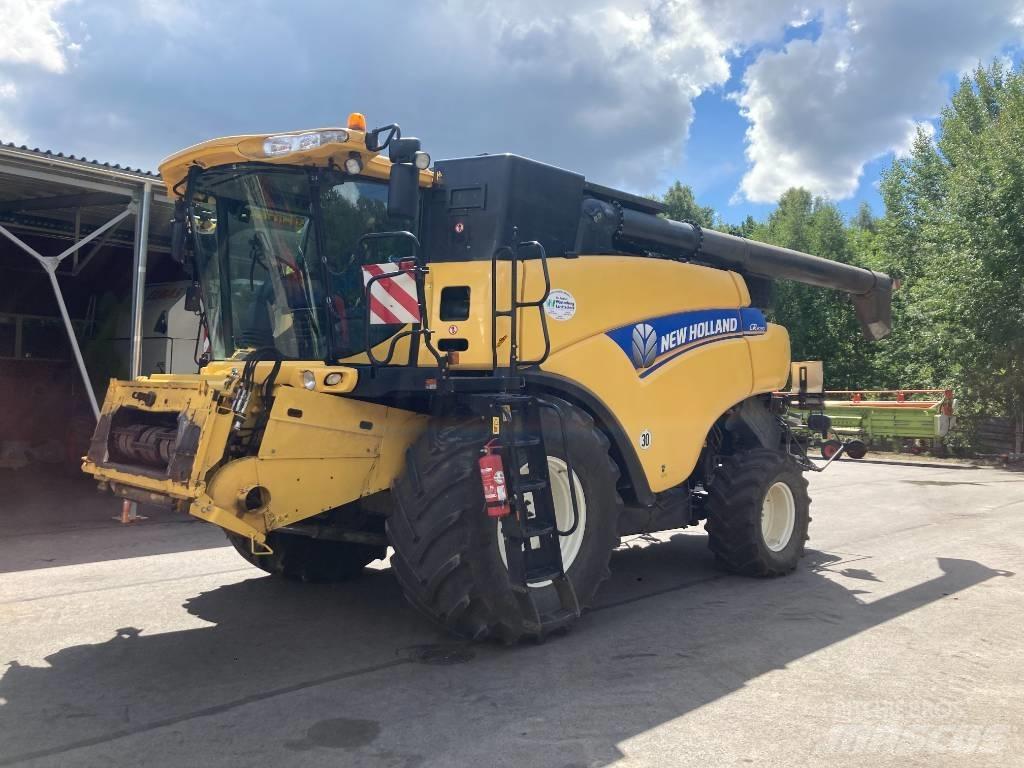 New Holland CR 9090 Mähdrescher