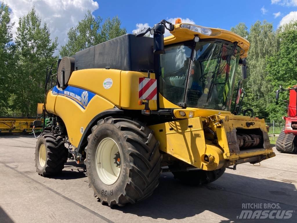 New Holland CR 9090 Mähdrescher