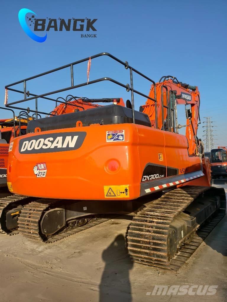 Doosan DX 300 LC Raupenbagger