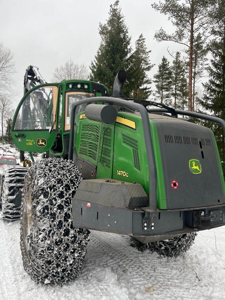 John Deere 1470G Harvester