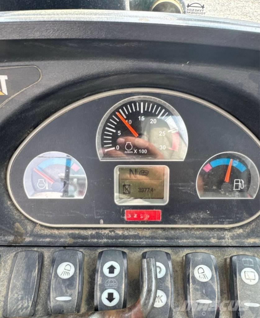 CAT 420 F Baggerlader