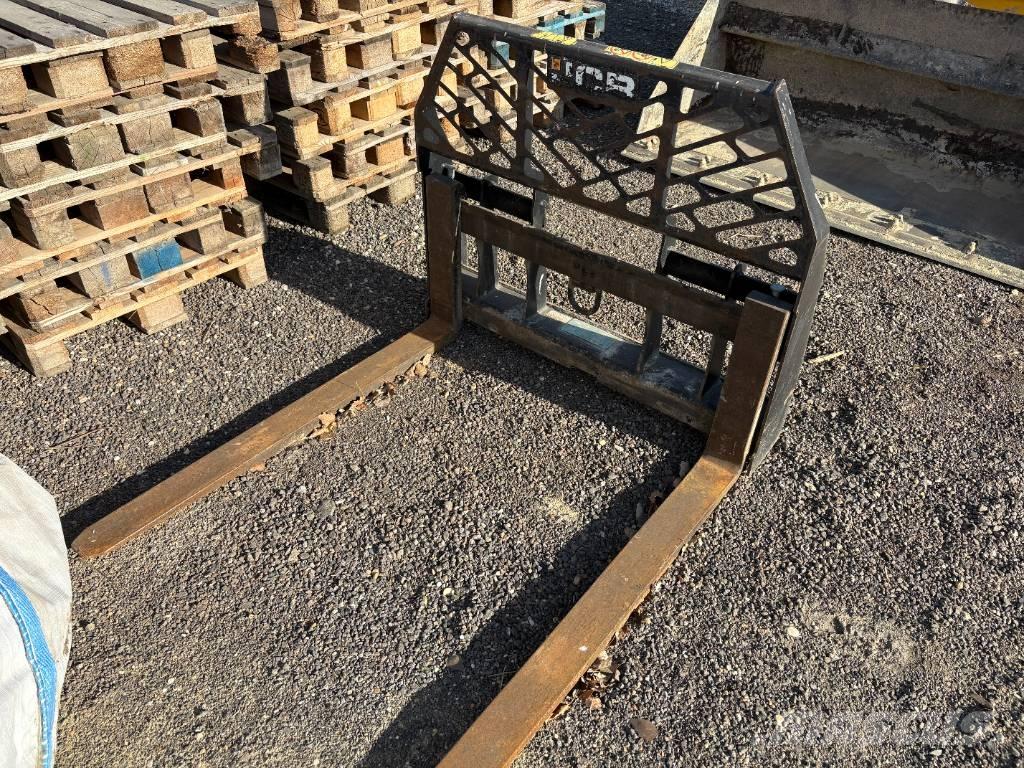 JCB 250 T4 Minilader