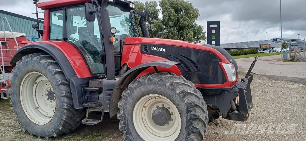 Valtra T 203 Traktoren