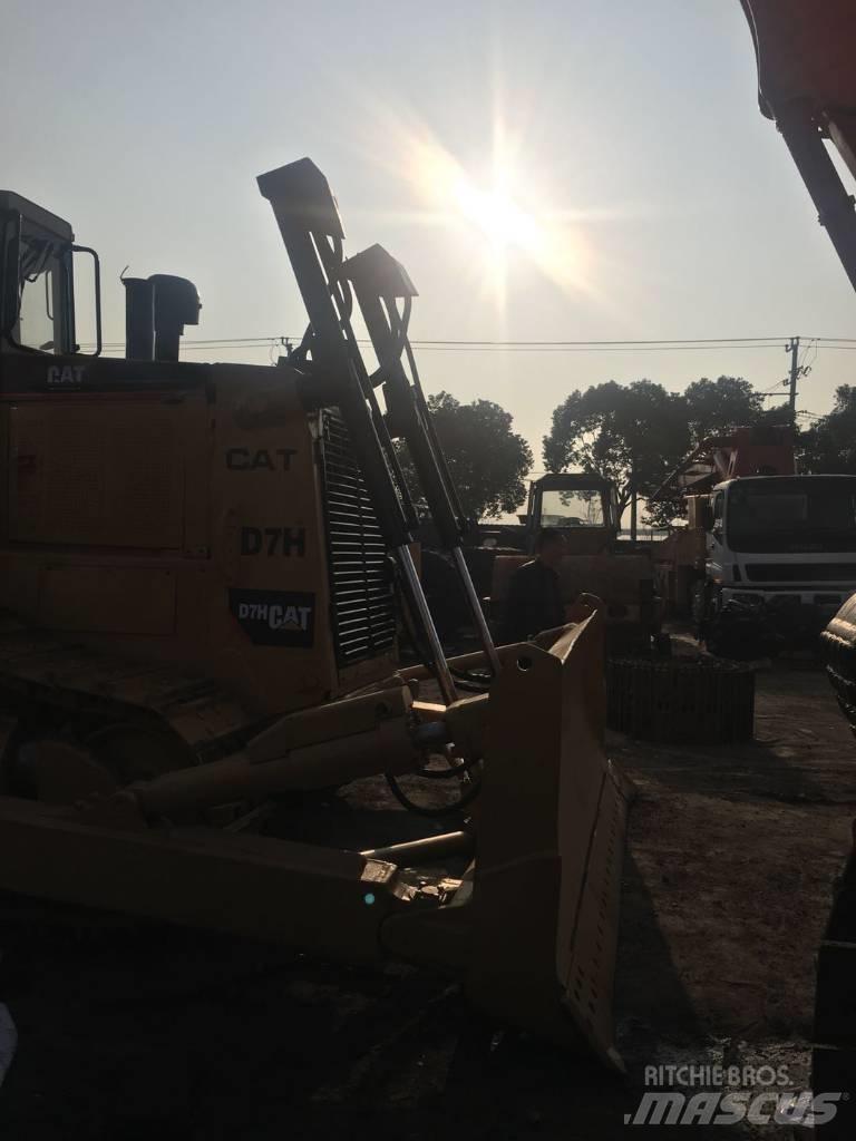 CAT D7H Bulldozer