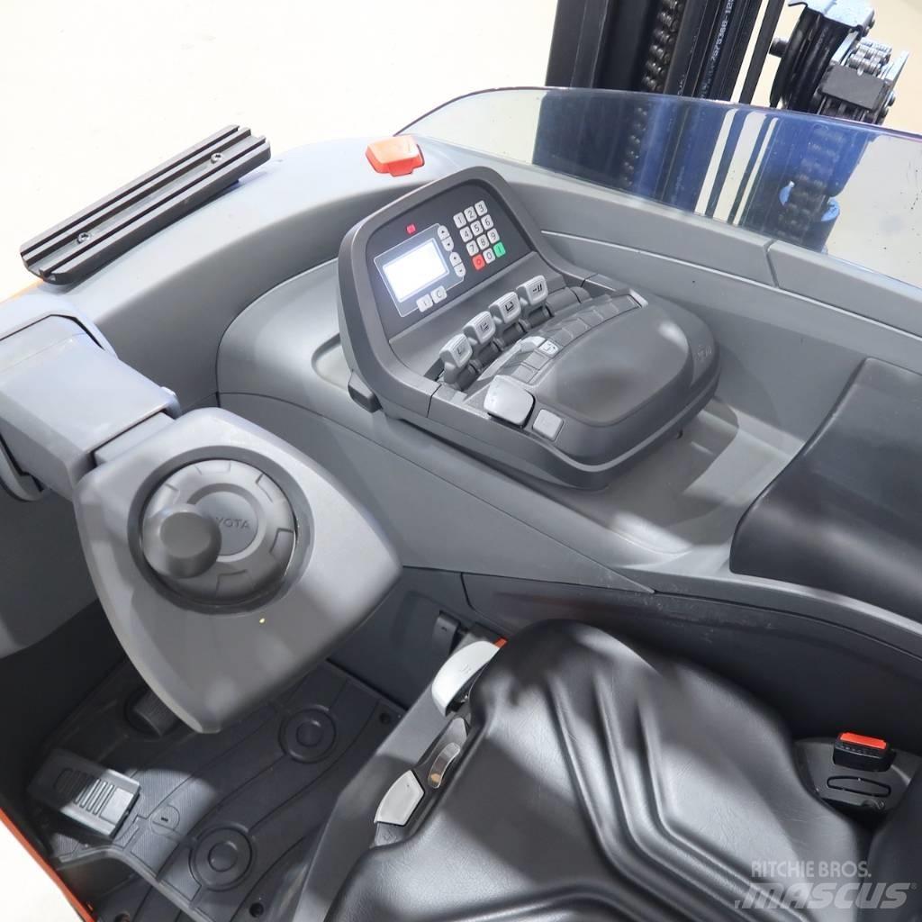 Toyota RRE140H Schubmaststapler