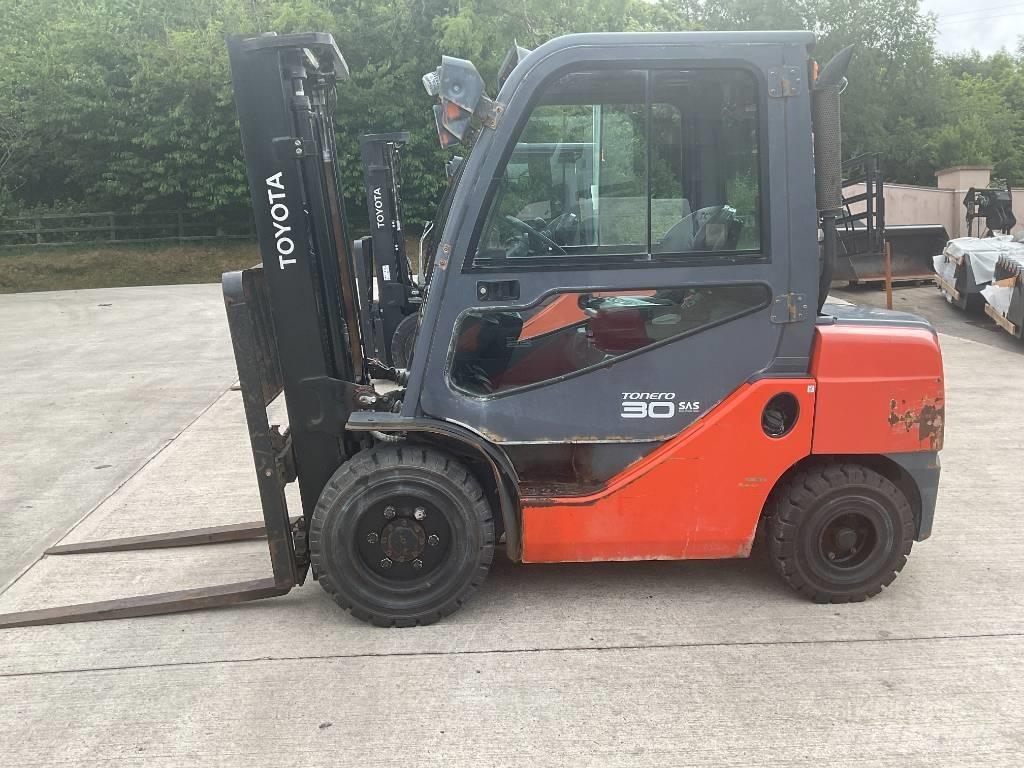 Toyota 02-8 FDF 30 Dieselstapler