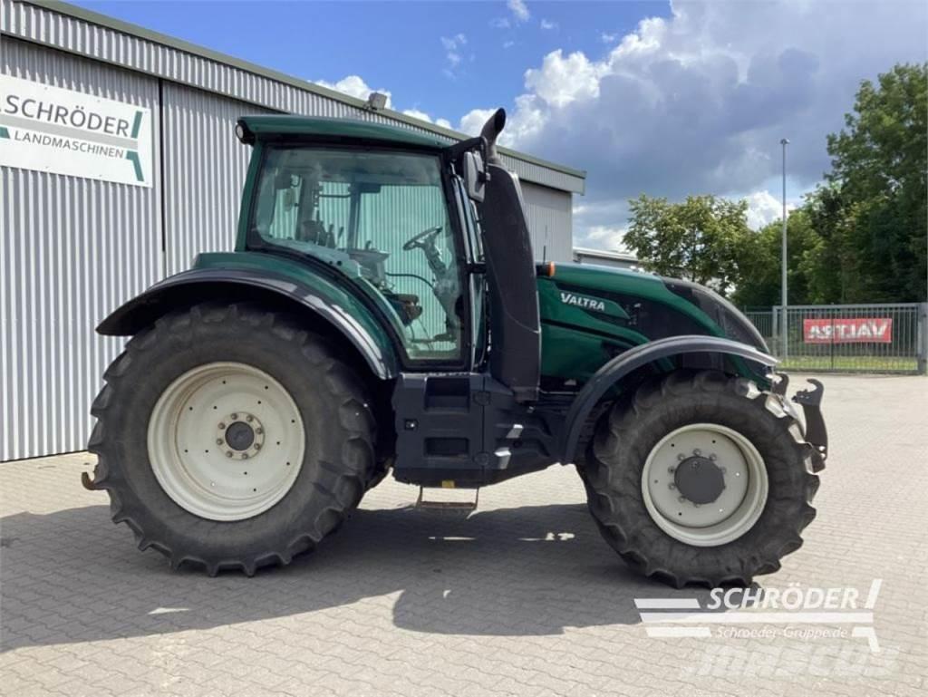 Valtra T 154 H Traktoren