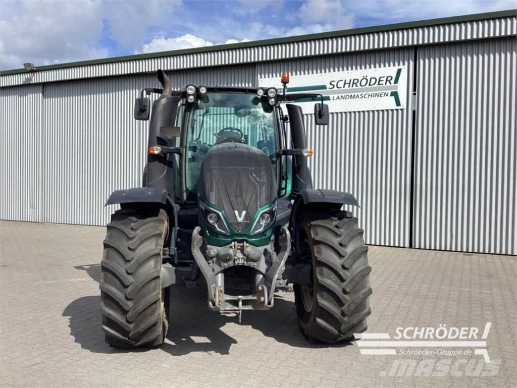 Valtra T 154 H Traktoren