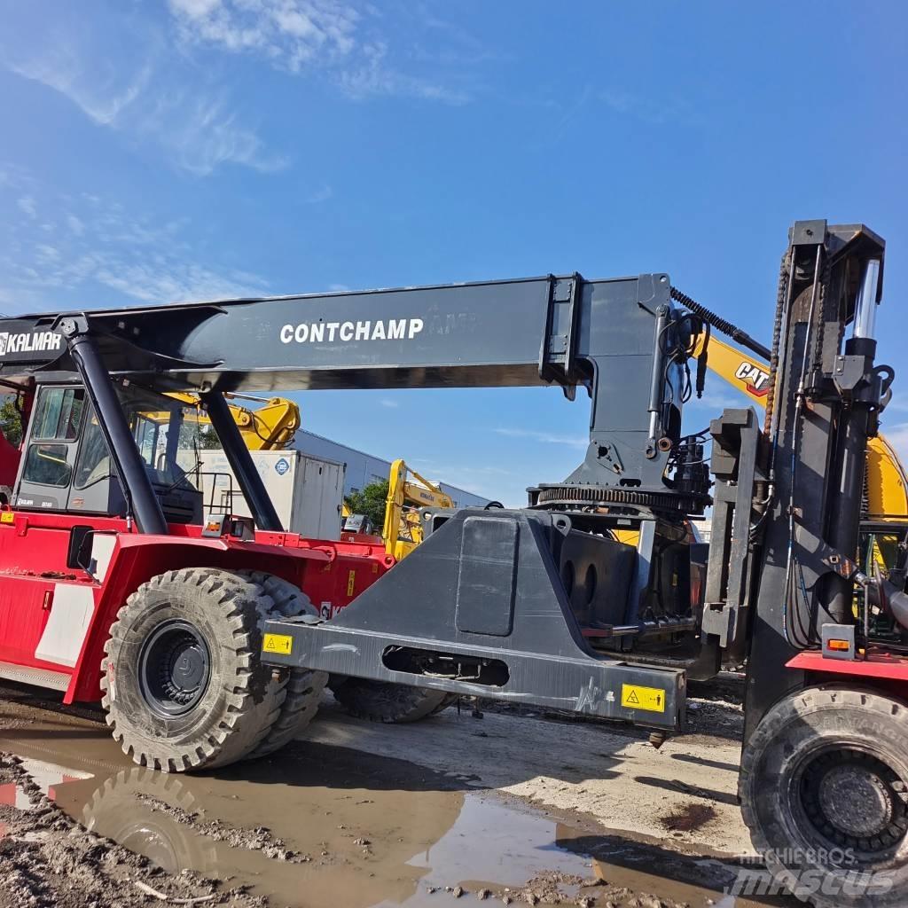 Kalmar DRF 450 Reach-Stacker