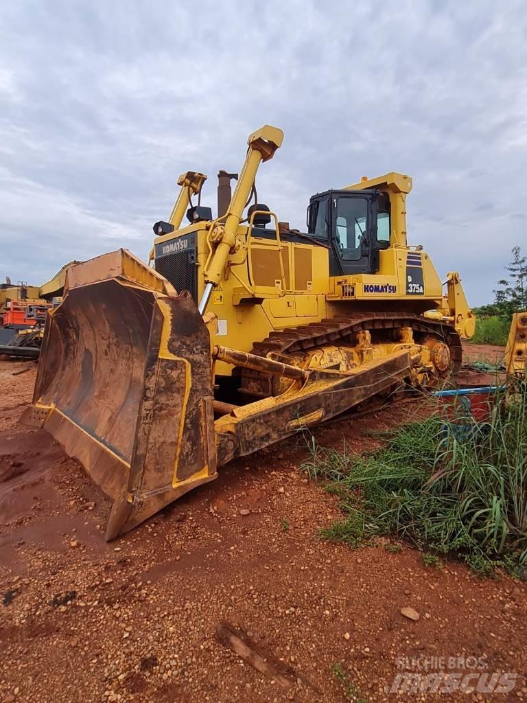 Komatsu D 375 A Bulldozer