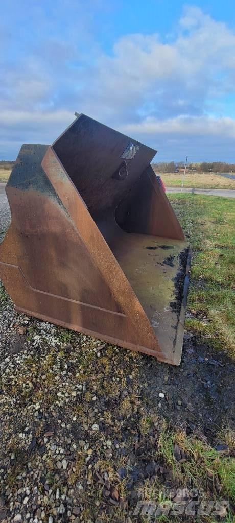 Ljungby L30 Schaufeln