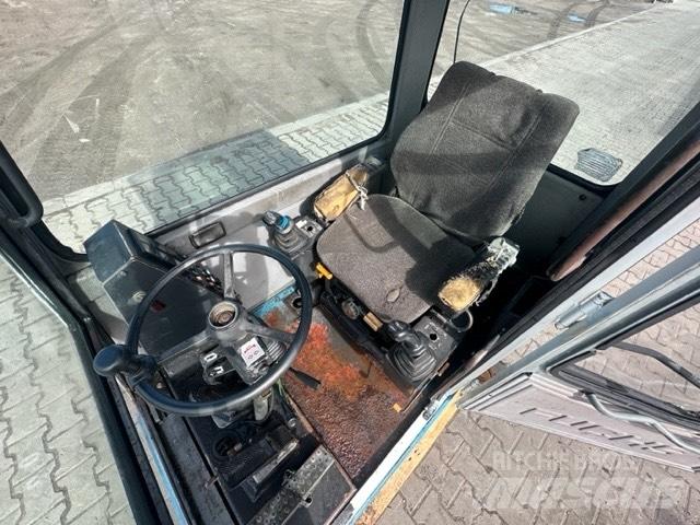 Fuchs MHL 330 Kabinen