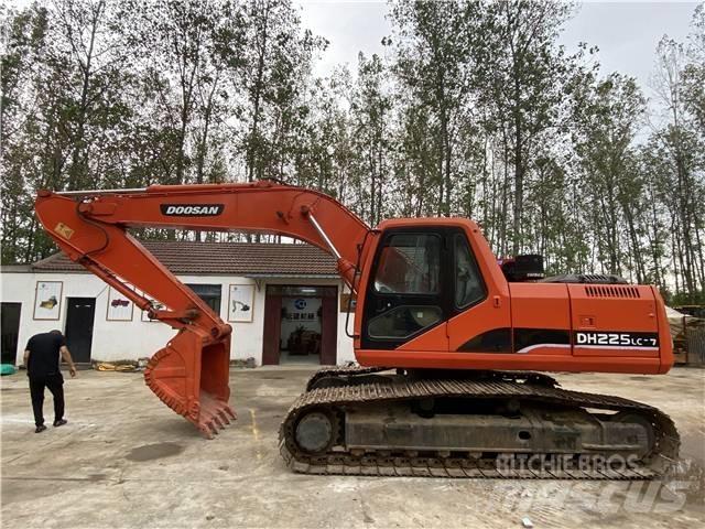 Doosan DH225LC-7 Raupenbagger