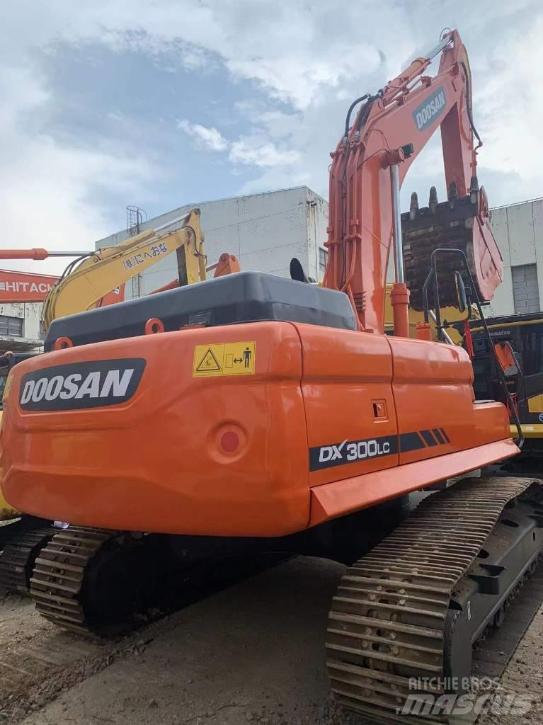 Doosan DX 300 Raupenbagger