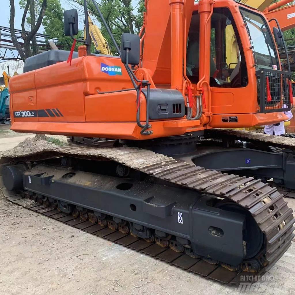 Doosan DX 300 Raupenbagger