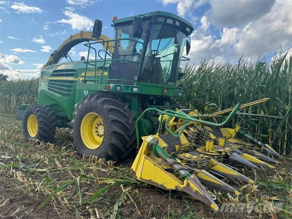 John Deere 7400 Selbstfahrende Häcksler