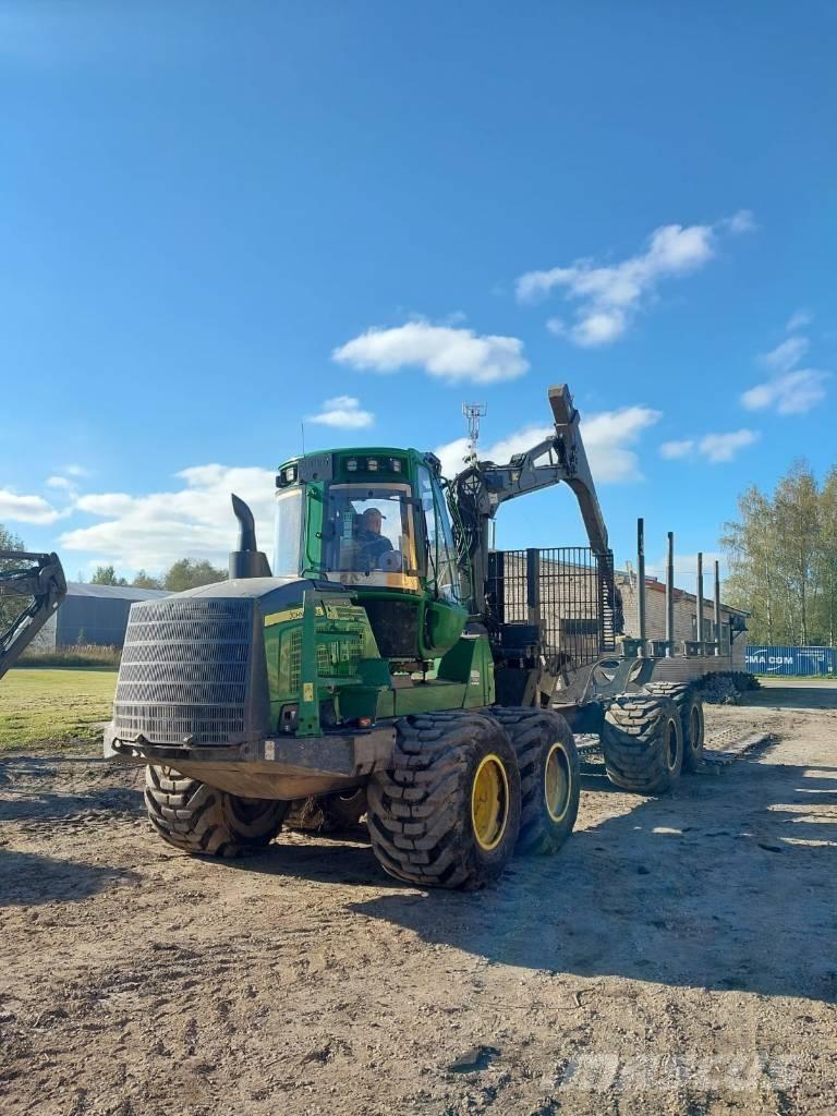 John Deere 1510G Forwarder