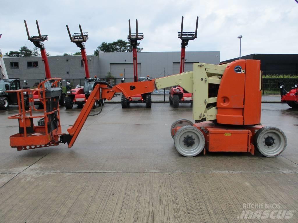JLG E 300 AJP (718) Kompakte selbstfahrende Hebebühnen