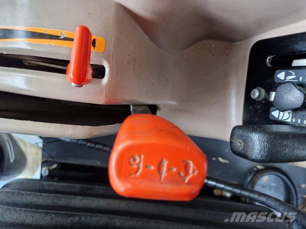 Kubota M 8560 DT Traktoren