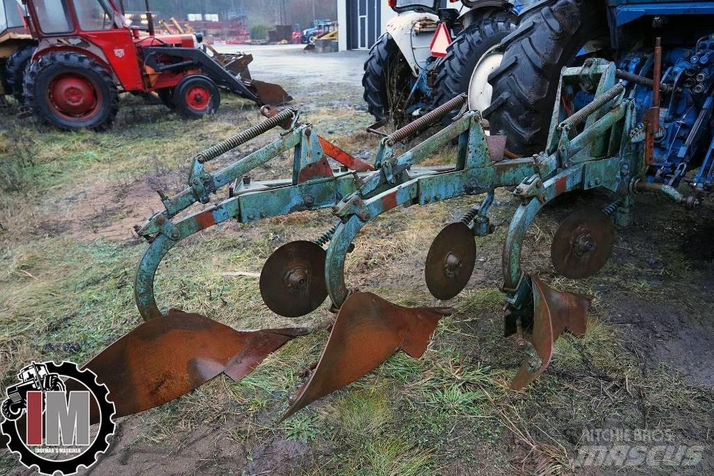 PLOG ÖVERUM 3-SKÄRIG Konventionelle Pflüge