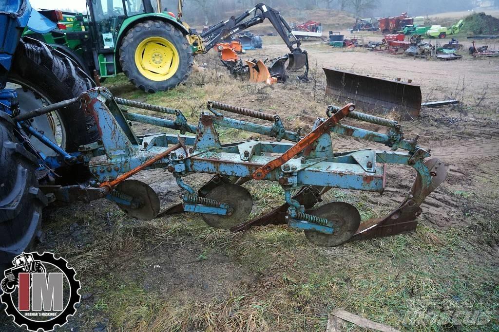  PLOG ÖVERUM 3-SKÄRIG Konventionelle Pflüge