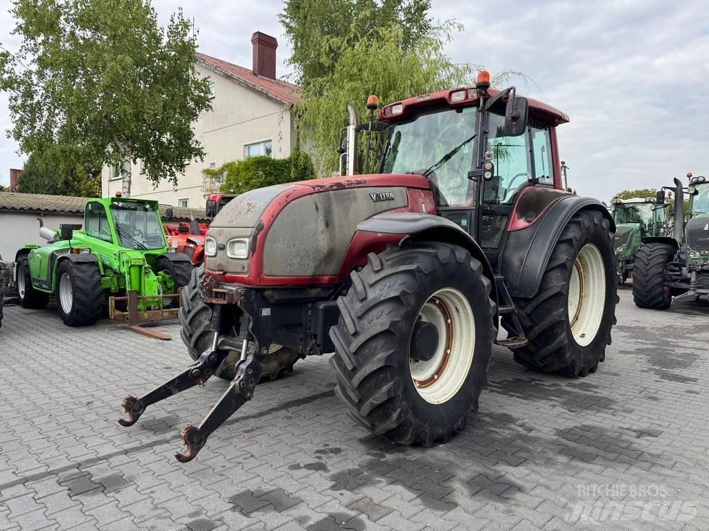 Valtra T160 HiTECH Traktoren