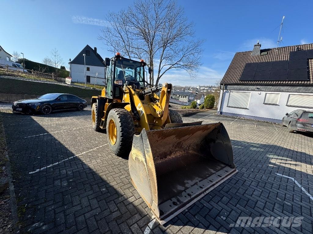 CAT 910M Radlader