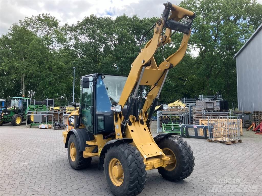CAT 907 Radlader