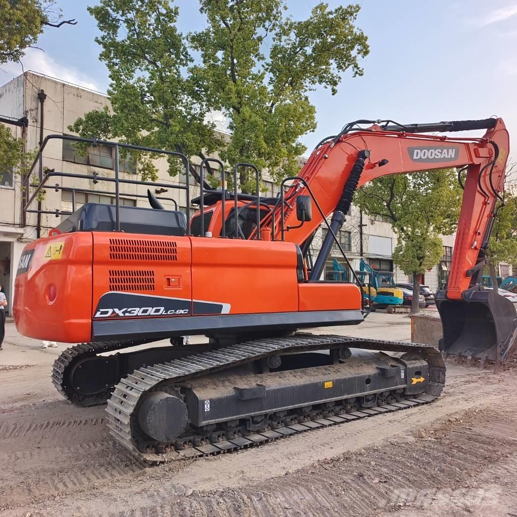 Doosan DX300LC-9C Raupenbagger