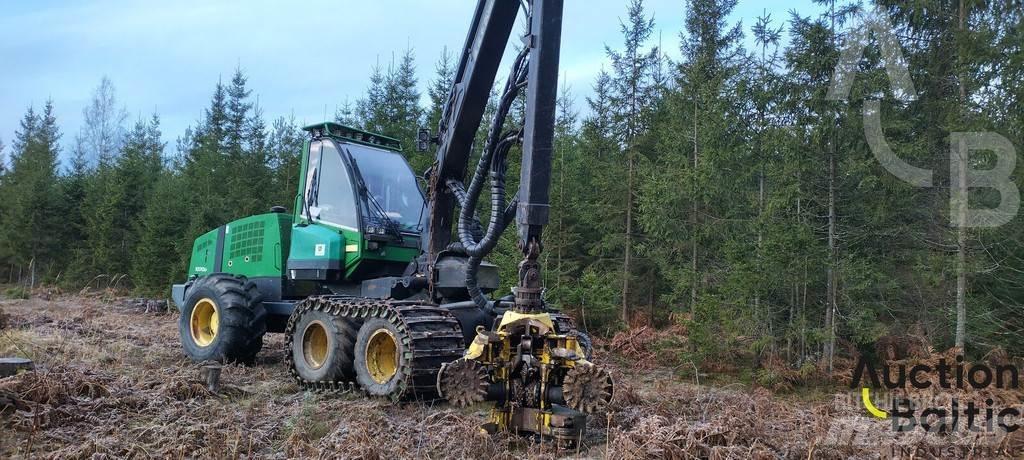 John Deere 1070 D Harvester