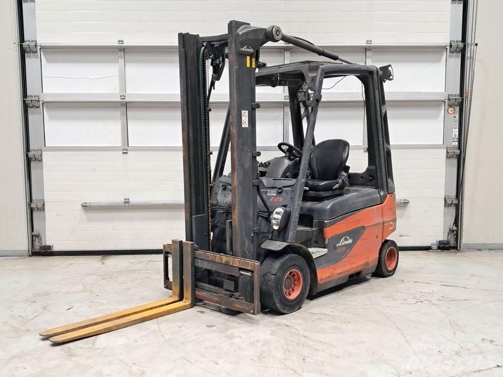 Linde E25-01 Elektrostapler