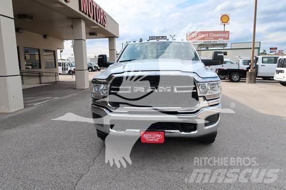 RAM 3500 HD Pritschenwagen/Pritschenwagen mit Seitenklappe