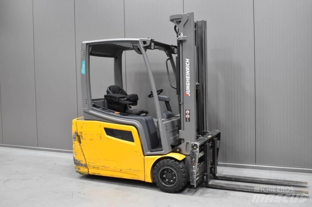 Jungheinrich EFG 220 Elektrostapler